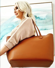 Load image into Gallery viewer, Daisy Handbag  - Tan