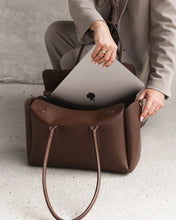 Load image into Gallery viewer, Leighton Tote Bag - Chocolate