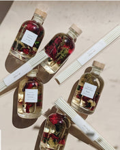 Load image into Gallery viewer, Reed Diffuser - Vanilla Bourban
