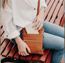 Load image into Gallery viewer, Nikki Handbag - Tan