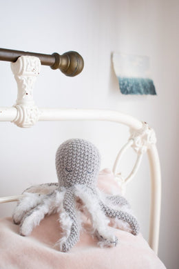 Ollie Octopus Rattle-Grey
